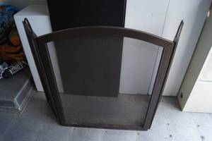 lot 256 image: Fireplace Screen
