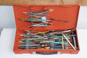 lot 261 image: Large Assortment of Paintbrushes, Pencils, Markers