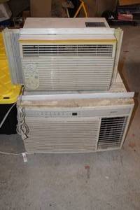 lot 264 image: Wall and Window Air Conditioner