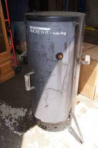 lot 275 image: Brinkmann SmokeKing Smoke N Pit Outdoor Cooker