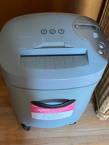Royal Paper Shredder
