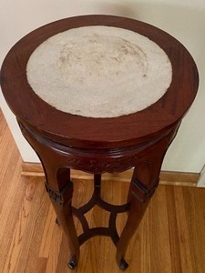 Pedestal Stand