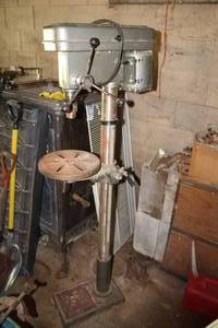 lot 723 image: 1990 Omaha Industrial Tool 16 Speed Drill Press