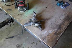 lot 752 image: Black & Decker 361  12 Standard Drill