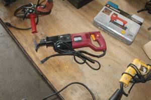 lot 737 image: Chicago Electric 65298 Reciprocating Saw Industrial Duty