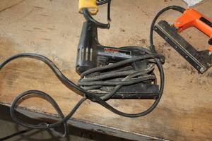 lot 738 image: Black & Decker Electric Brad Nailer
