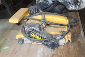 lot 733 image: DeWalt DW450 Belt Sander