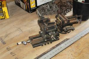 lot 789 image: Lot of (2) Bench Vises