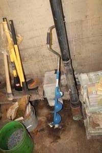 lot 785 image: Strikemaster Manual Ice Auger