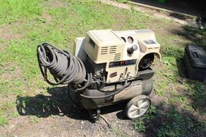 lot 796 image: Sears Craftsman 919.1656 Air Compressor Paint Sprayer