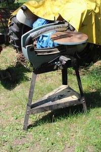 lot 801 image: Delta Q-3 18 Variable Speed Scroll Saw  with Stand
