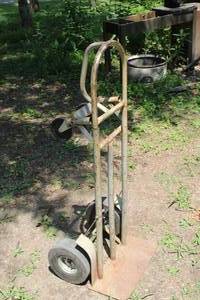 lot 815 image: Hand Truck 2-wheel
