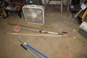 lot 856 image: Lot of Painting Equipment  - Paint Roller, Sanding Tool, Replacement Poles (x2)