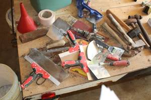 lot 868 image: Lot of Sheet Rock Tools  - Blades, Trowels, Corner Trowels, Putty Knives, 5-Gallon Pail Opener, Joint Tape