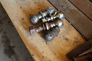 lot 872 image: Lot of (4) Ball Hitches 2