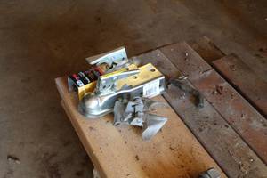 lot 873 image: Lot of (2) Trailer Couplers