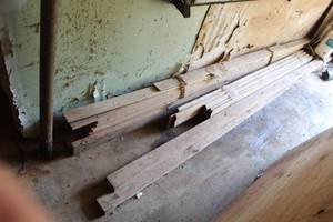 lot 882 image: Lot of Wood Boards