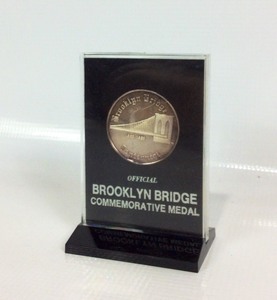 lot 36 image: 1982 Brooklyn Bridge Silver Medal