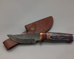 lot 77 image: Damascus Steel Hunting Knife
