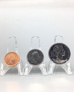 lot 28 image: 50th Anniversary Canadian Coins