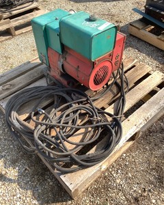 lot 30 image: Onan Generator