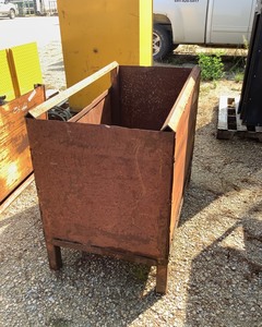 lot 37 image: MaterialsParts Storage