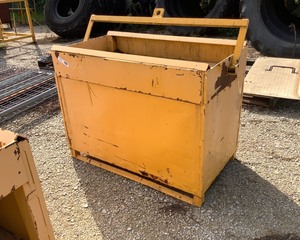 lot 51 image: Large Steel Storage Box