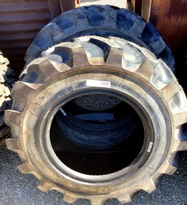 lot 142 image: Michelin Tubeless Tires (Qty 2)