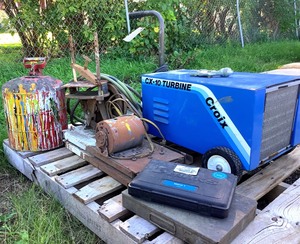 lot 3 image: Automotive Paint Sprayer, Shaker