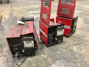 lot 59 image: 3 Lincoln LN-7 Feeders