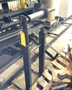 lot 23 image: Adjustable Roller Stand