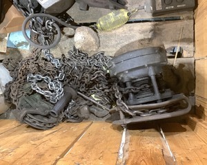 lot 16 image: Hoists, Trolleys, etc