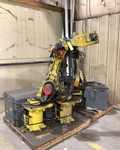 lot 6 image: Robot Trio 3 Fanuc Arms, ArcMate Controllers