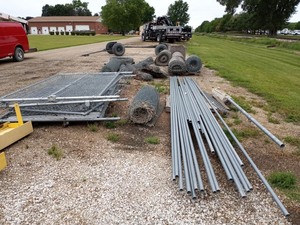 lot 71 image: Chain Link Fence