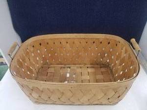 lot 61 image: Vintage Laundry Woven Basket by Hawkeye