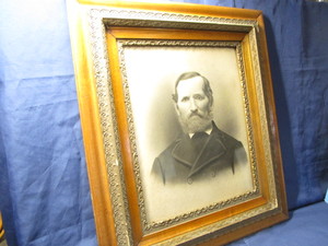 lot 21 image: Antique Portrait