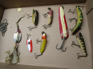 lot 24 image: Fishing Lures