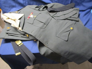 lot 34 image: US Army Dress Uniform