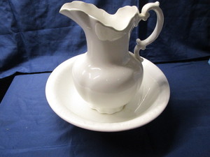 lot 42 image: Vintage Pitcher & Bowl
