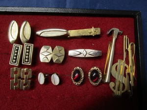 lot 65 image: Mens Jewelry
