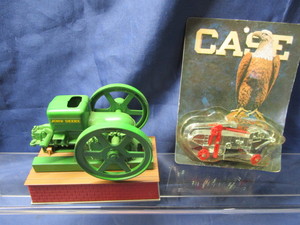 lot 75 image: Ertl JD Gas Engine & team Engine