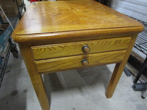lot 99 image: Thomasville Lamp Table