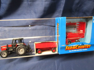 lot 103 image: Case Combine, Barge Wagon