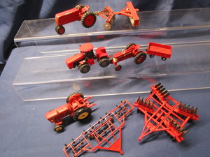 lot 113 image: Toy Tractors & Implements