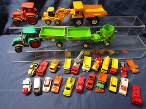 lot 128 image: Sandbox Toys