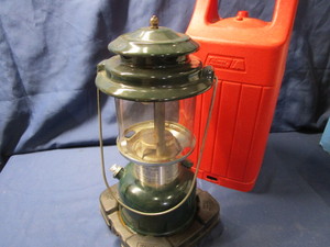 lot 138 image: Coleman Lantern