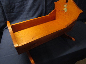 lot 161 image: Doll Cradle