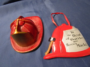 lot 164 image: Fire Chief Paperweight