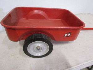 lot 6 image: Wagon for Pedal Tractor