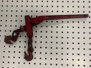 lot 2 image: Durbin Midget Load Binder USA Made